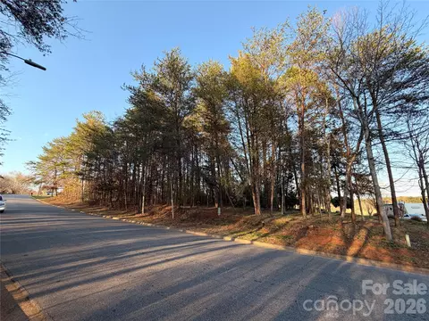 3785 Pinecrest Ne 155 Dr NE #155, Hickory, NC 28601