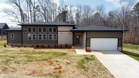 2003 Plain Field Dr, Bessemer City, NC 28016