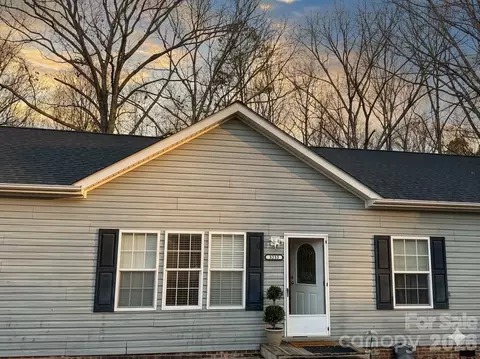 3233 Alamo Dr, Trinity, NC 27370 photo 3