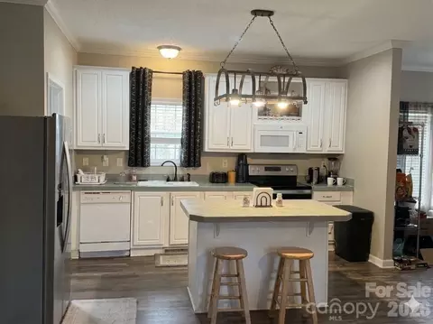 3233 Alamo Dr, Trinity, NC 27370 photo 6