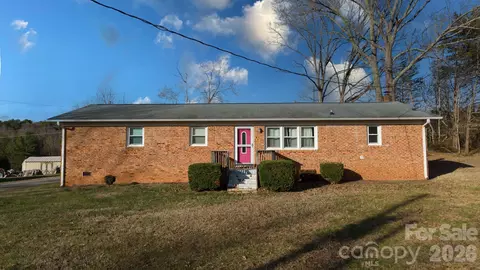 7910 Winalda Ave, Sherrills Ford, NC 28673