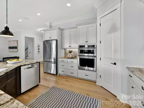 Kitchen - 18014 Whispering Oaks Dr, Cornelius, NC 28031 photo 5 of 6