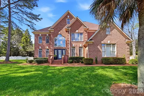 6041 Bluebird Hill Ln, Matthews, NC 28104