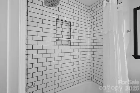 Bath - 13436 Scanlan Way, Davidson, NC 28036 photo 7 of 7