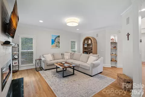 Living - 13436 Scanlan Way, Davidson, NC 28036 photo 3 of 3