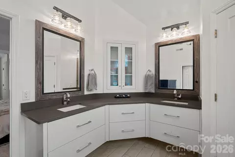 Bath - 13436 Scanlan Way, Davidson, NC 28036 photo 3 of 7