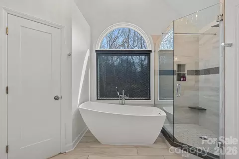 Bath - 13436 Scanlan Way, Davidson, NC 28036 photo 5 of 7