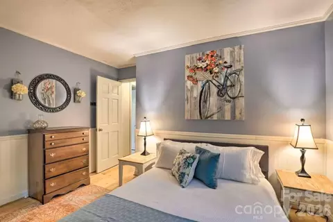 Bedroom - 553 Deep Gap Rd, Sylva, NC 28779 photo 2 of 5