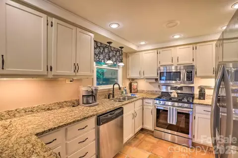 Kitchen - 553 Deep Gap Rd, Sylva, NC 28779 photo 2 of 2