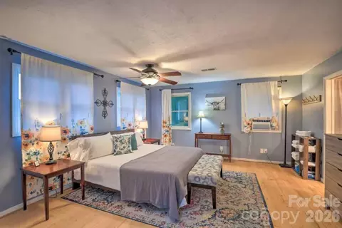 Bedroom - 553 Deep Gap Rd, Sylva, NC 28779 photo 1 of 5