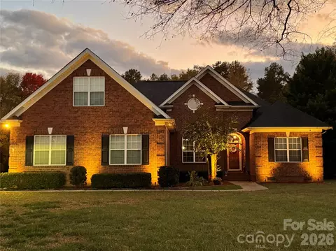 2805 Monterrey Ln, Monroe, NC 28110