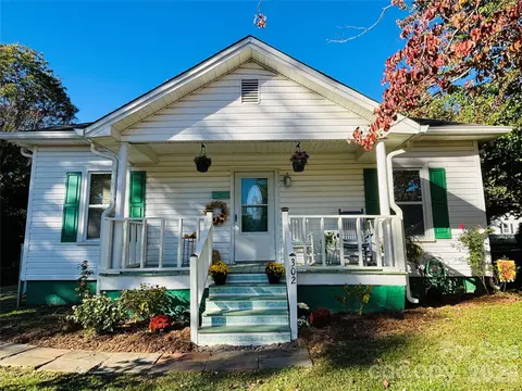 302 Park Ave, Mount Holly, NC 28120