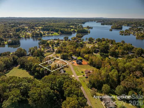 000 Harbor View 2 Apt 3 Dr #2 & 3, Cherryville, NC 28021
