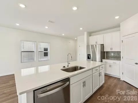 Kitchen - 441 Markridge Loop, Fort Mill, SC 29708 photo 3 of 4