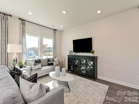 Living - 441 Markridge Loop, Fort Mill, SC 29708 photo 4 of 5