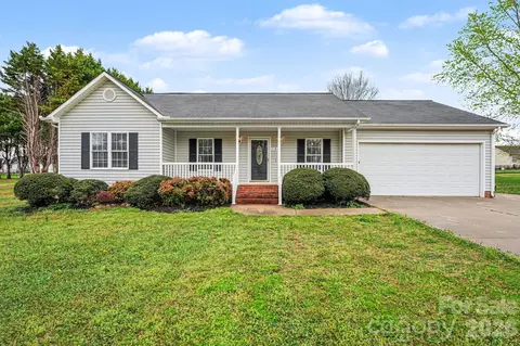 134 Clearview Rd, Statesville, NC 28625