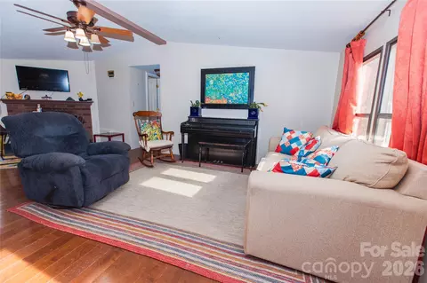 Living - 839 Hidden View Loop, Marion, NC 28752 photo 1 of 1