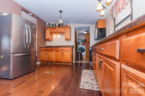 Kitchen - 839 Hidden View Loop, Marion, NC 28752 photo 3 of 5