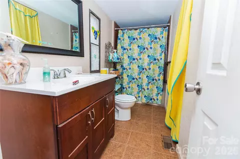 Bath - 839 Hidden View Loop, Marion, NC 28752 photo 1 of 4