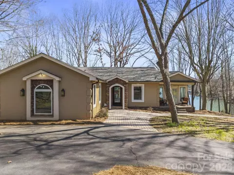 4448 Hill St, Sherrills Ford, NC 28673