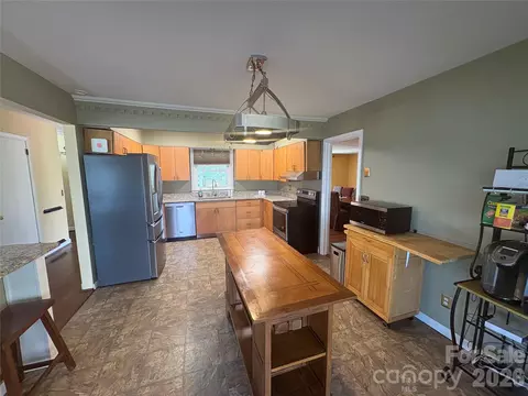 Kitchen - 126 Ridgeview Rd, Spruce Pine, NC 28777 photo 1 of 2