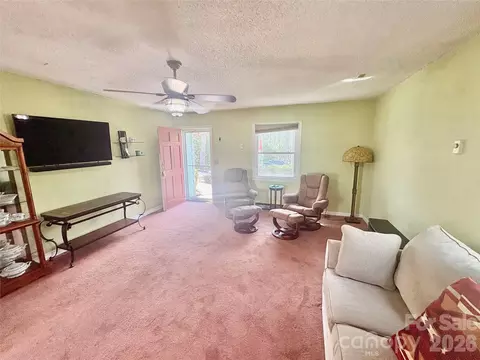 Living - 126 Ridgeview Rd, Spruce Pine, NC 28777 photo 6 of 6