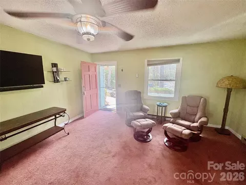 Living - 126 Ridgeview Rd, Spruce Pine, NC 28777 photo 5 of 6