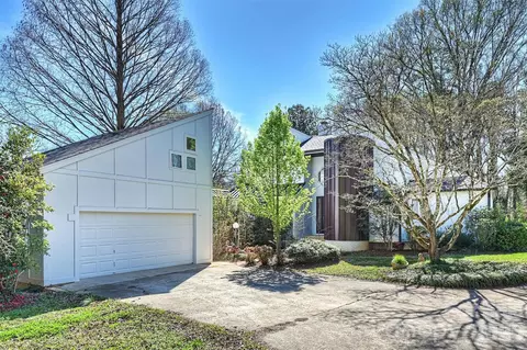 13730 Capriole Ln, Matthews, NC 28105