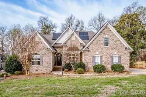 124 Cedar Woods Dr, Mooresville, NC 28117