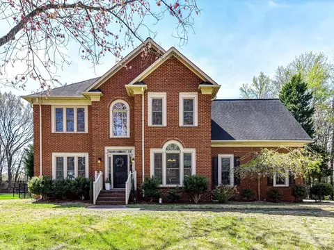 10901 Megwood Dr, Charlotte, NC 28277