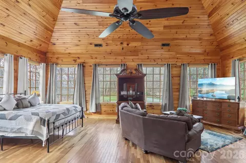 1012 Alarka Highlands Dr, Bryson City, NC 28713