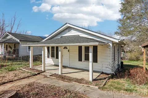 24 Pelzer St, Asheville, NC 28804