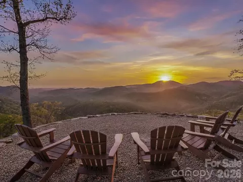 200 Granite Bridge Ct, Black Mountain, NC 28711