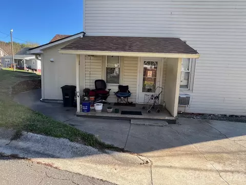 Exterior - 524 Baldwin Ave, Marion, NC 28752 photo 4 of 9