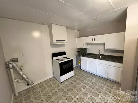 Kitchen - 524 Baldwin Ave, Marion, NC 28752 photo 2 of 3
