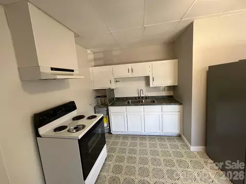 Kitchen - 524 Baldwin Ave, Marion, NC 28752 photo 1 of 3