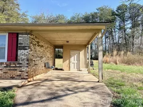 Exterior - 1076 Browning View Rd, Morganton, NC 28655 photo 2 of 3
