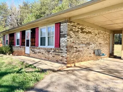 Exterior - 1076 Browning View Rd, Morganton, NC 28655 photo 1 of 3