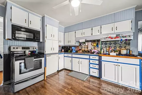 Kitchen - 1107 Crestfield Dr, Lancaster, SC 29720 photo 1 of 2