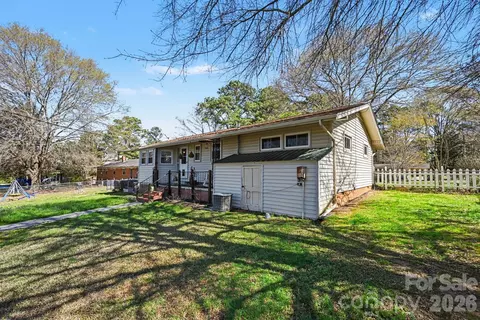 Exterior - 1107 Crestfield Dr, Lancaster, SC 29720 photo 9 of 9
