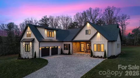 144 Golden Pasture Dr, Fletcher, NC 28732