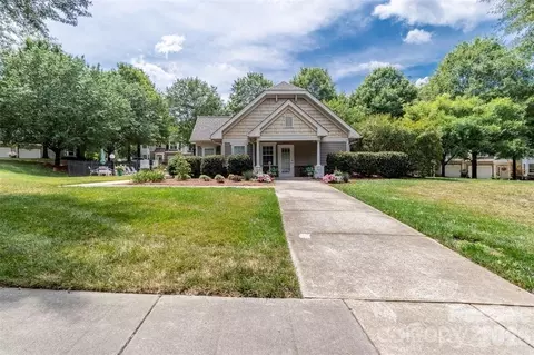 Exterior - 8665 Edinburgh Square Dr, Cornelius, NC 28031 photo 6 of 7