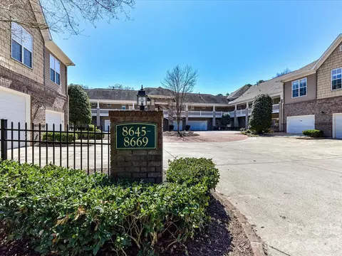8665 Edinburgh Square Dr, Cornelius, NC 28031