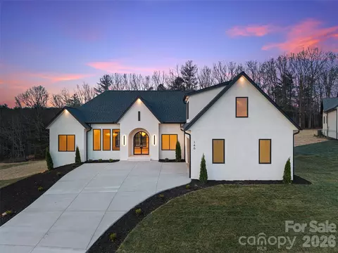140 Golden Pasture Dr, Fletcher, NC 28732