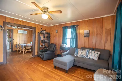 Living - 400 Summit Ave, Spruce Pine, NC 28777 photo 2 of 6