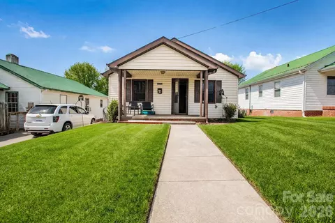 400 Summit Ave, Spruce Pine, NC 28777