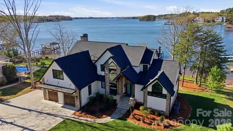 7748 Harbor Ln, Denver, NC 28037