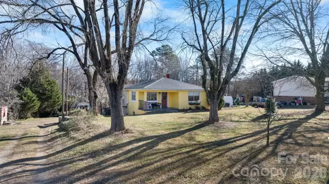 3358 Falling Creek Rd, Hickory, NC 28601