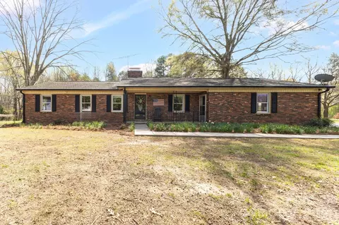3921 Peach St, Newton, NC 28658