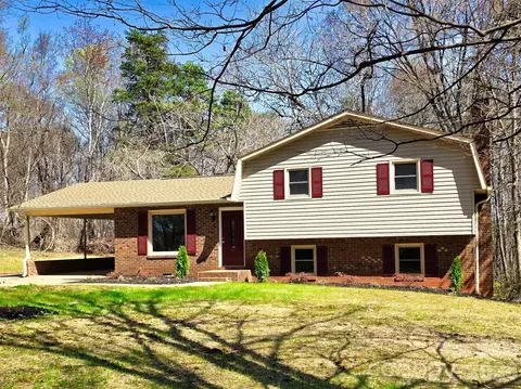 323 Mount Bethel Rd, Harmony, NC 28634